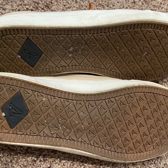 Ladies Sperry walking shoe - Picture 3 of 3